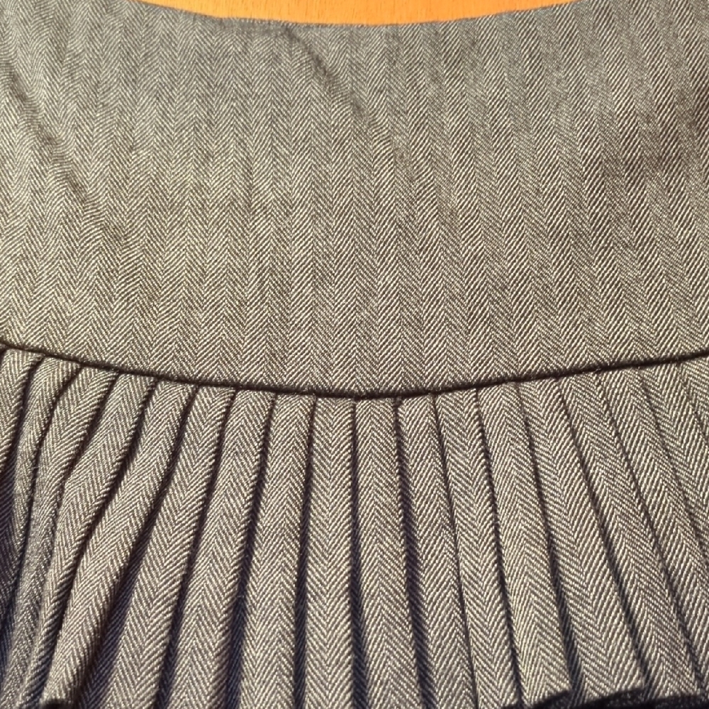 Forever 21 Dark Gray Pleated Mini Skirt - Picture 4 of 5